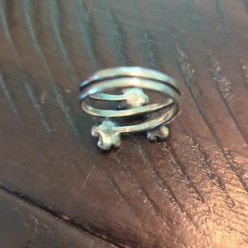 James Avery Retired 3 Flower Ring 7.5 - Picture 3 of 3